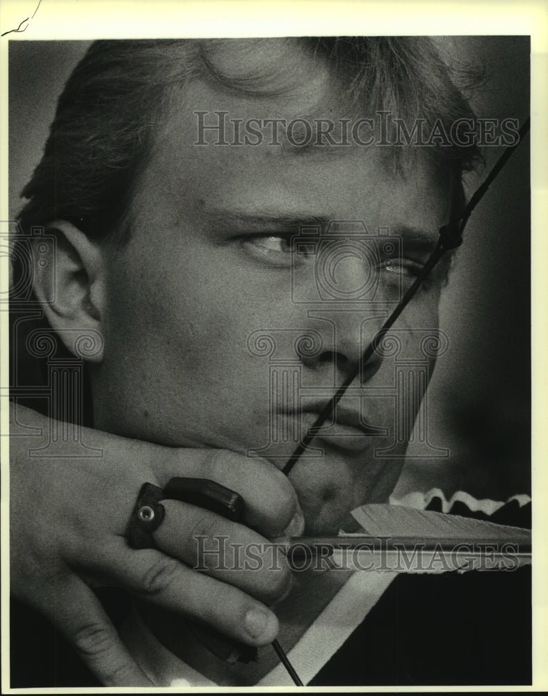 1986 Press Photo Archer Tommy DeLong - sas08486- Historic Images