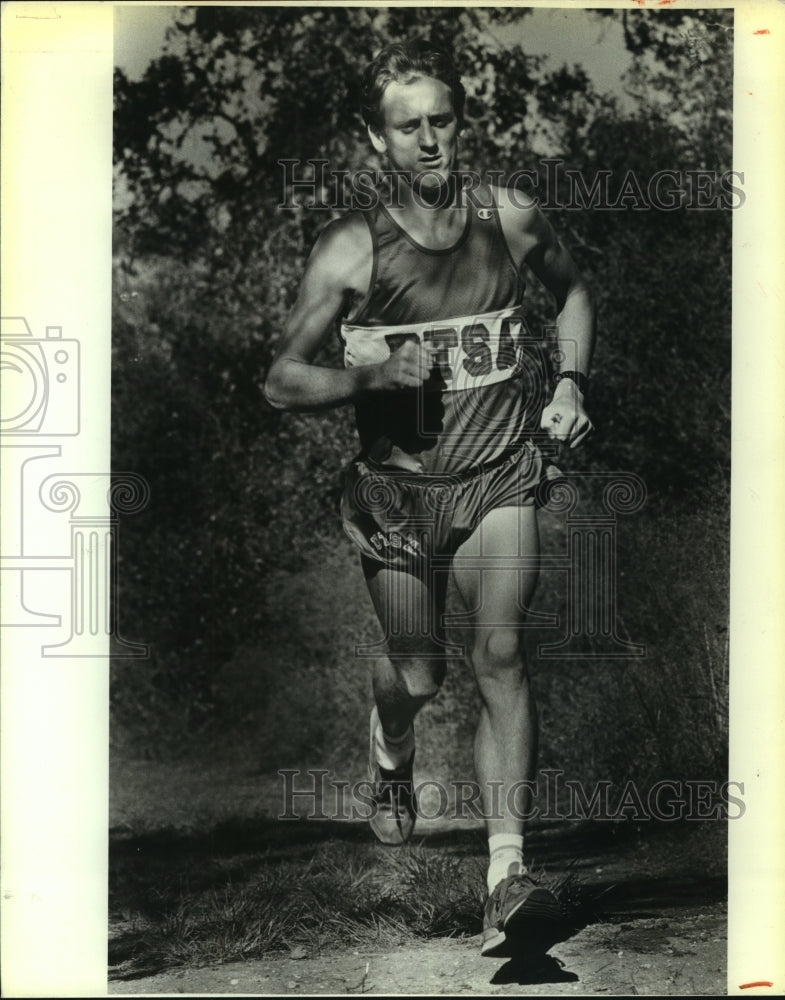 1985 Press Photo Steve Barlow, San Antonio University Cross Country Runner- Historic Images