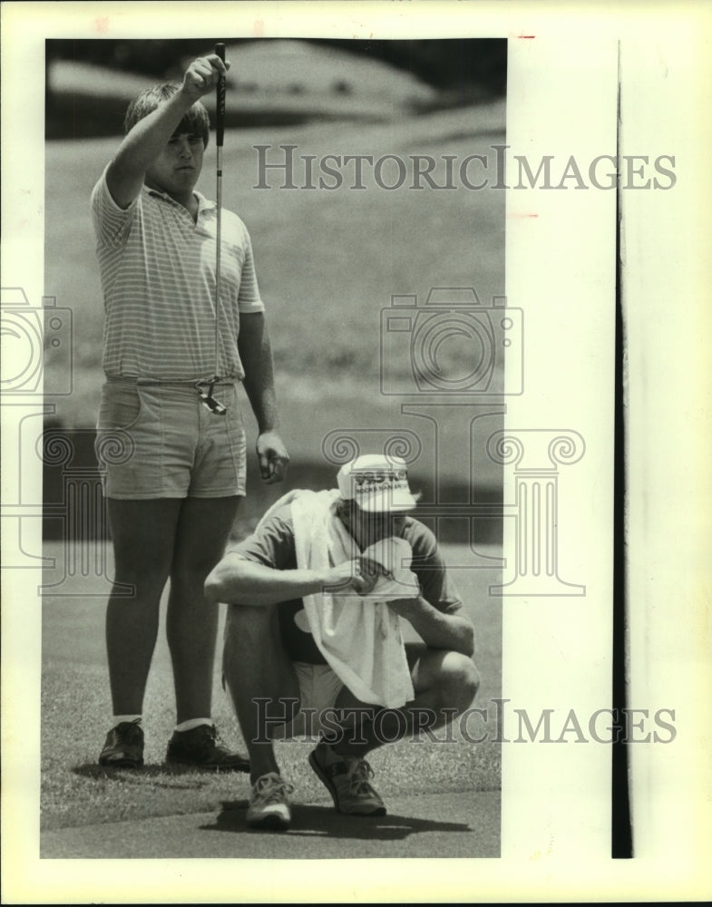 1983 Press Photo Henry Salinas and Caddy at City Junior Golf Tournament- Historic Images