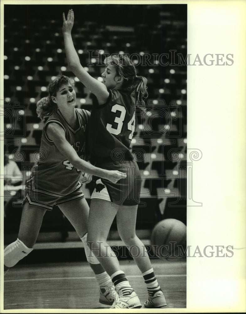 1987 Press Photo San Antonio and Houston College Women&#39;t Basketball Players- Historic Images