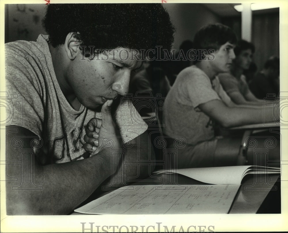 1983 Press Photo Julio Torres, Judson High School Football Player Studying- Historic Images