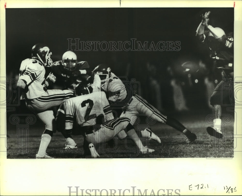 1983 Press Photo Fox Tech and Alamo Heights High School Football Players at Game- Historic Images