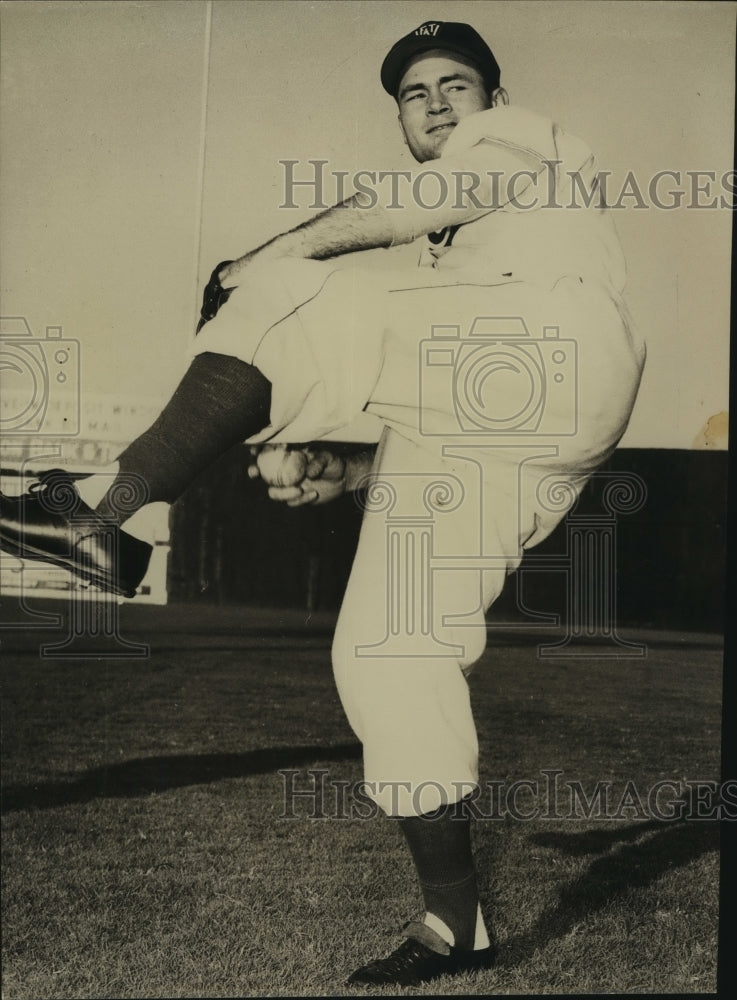 Press Photo Robert Elwin Austin &quot;Bob&quot;, Baseball Pitcher - sas08833- Historic Images