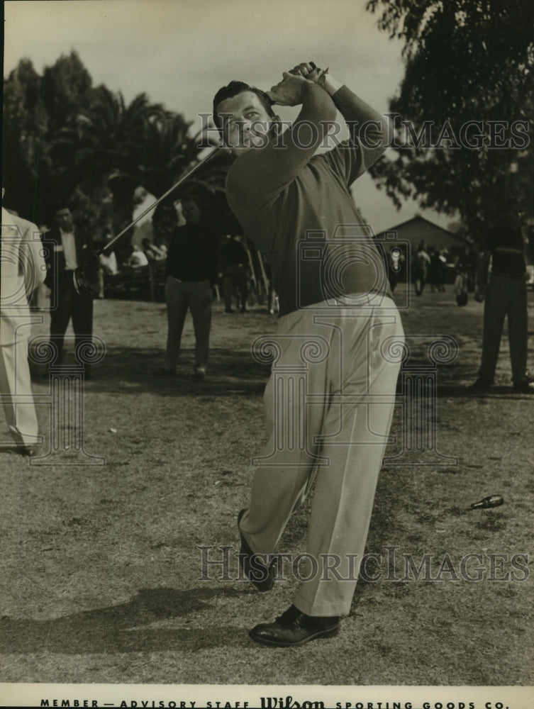 Press Photo Golfer Harry Dee, Wilson Sporting Goods Company Staff Member- Historic Images