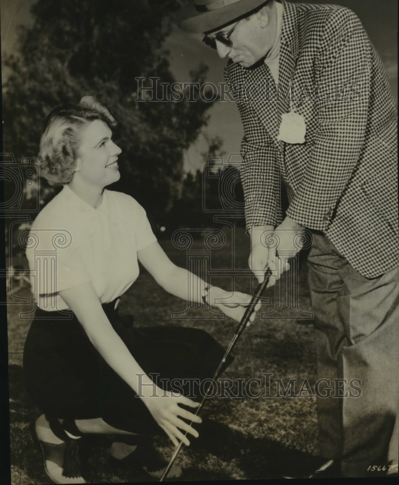 Press Photo Golfer Helen Dettweiler with Actor Spencer Tracy in &quot;Pat and Mike&quot;- Historic Images