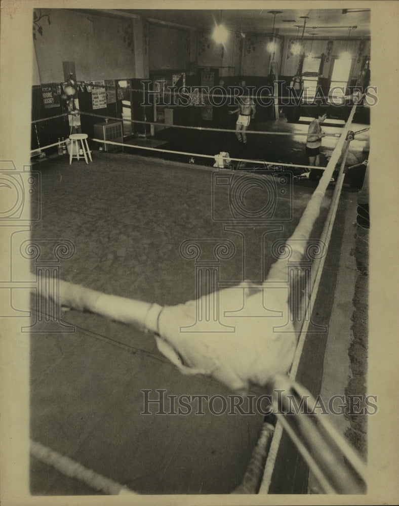 Press Photo Boxing Ring in Gym - sas08903- Historic Images
