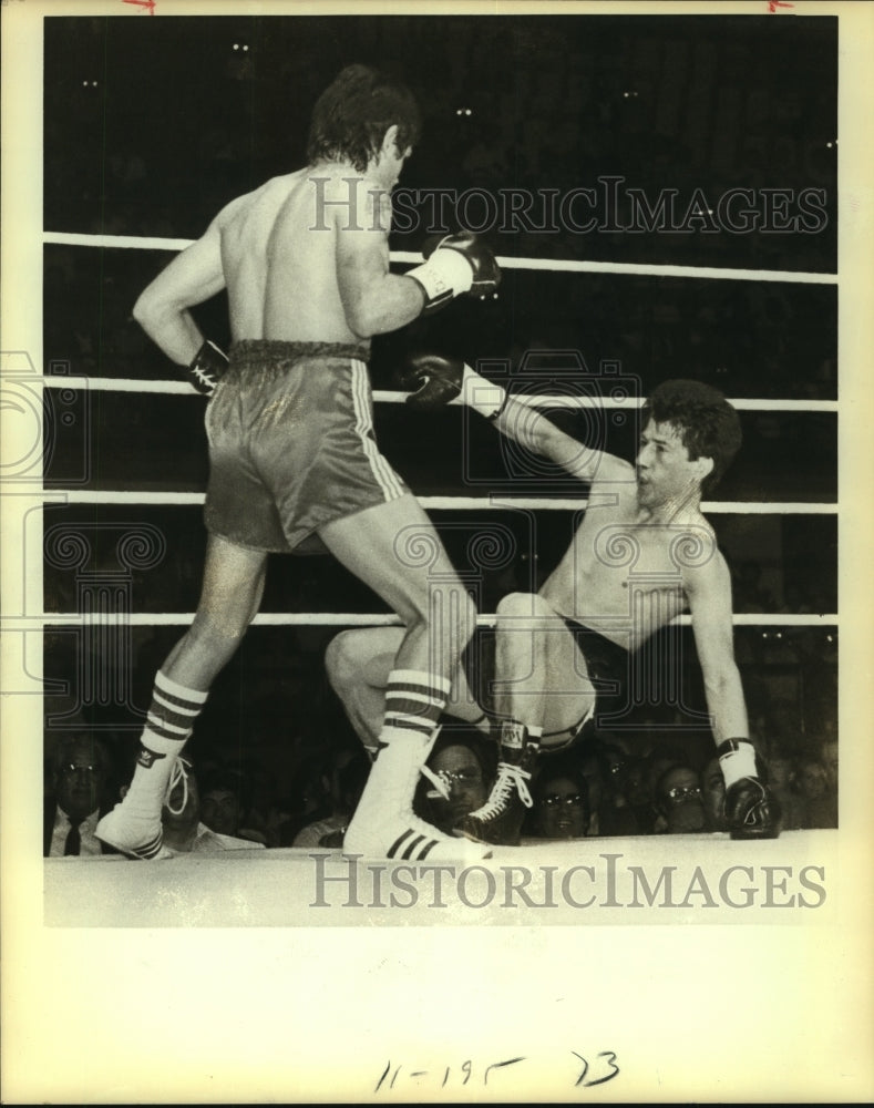 1984 Press Photo Boxers Mike Ayala and Rodolfo Quintero at Freeman Coliseum- Historic Images