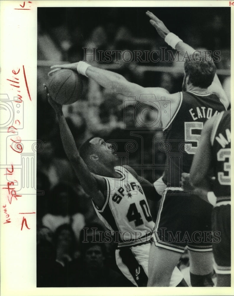 Press Photo Willie Anderson, San Antonio Spurs Basketball Player at Game- Historic Images