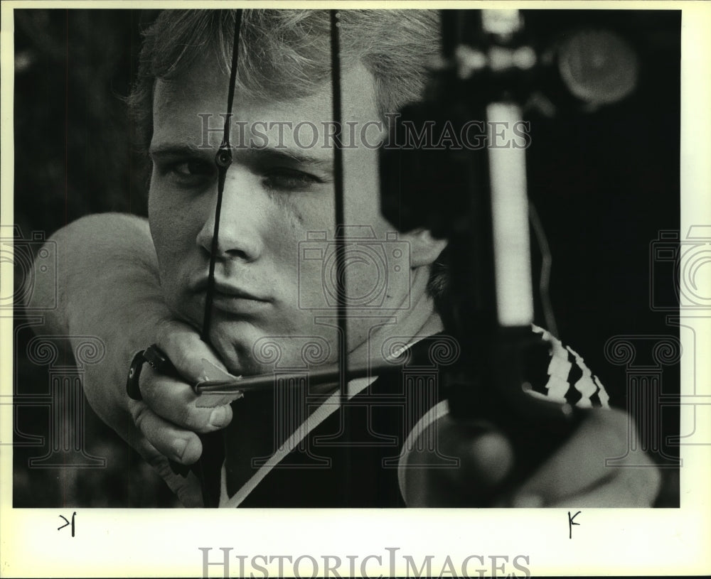 1986 Press Photo Tommy DeLong, Madison High School Archer - sas08977- Historic Images