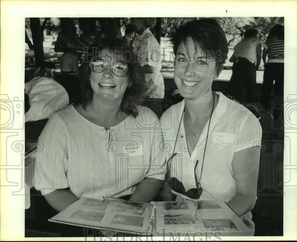 1985 Press Photo Cygnets Synchronized Swimmers at MacArthur Park Reunion- Historic Images