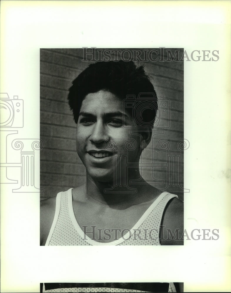 1987 Press Photo Frank Berlanga, Saint Anthony High School Track Athlete- Historic Images