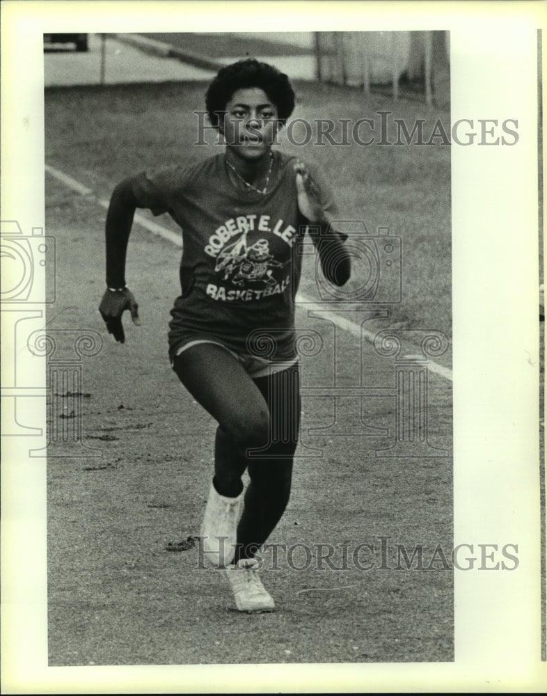 Press Photo Lee High track athlete Jemetria Ezebb - sas09241- Historic Images