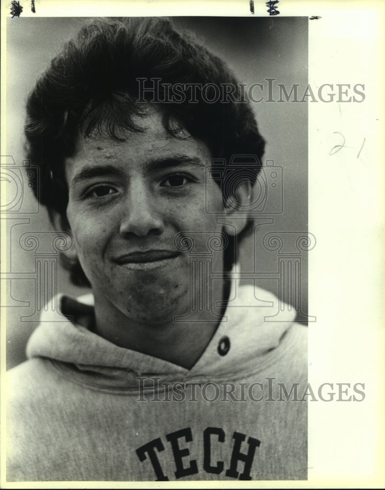 1987 Press Photo Alex Perez, Fox Tech High School Track Athlete - sas09265- Historic Images