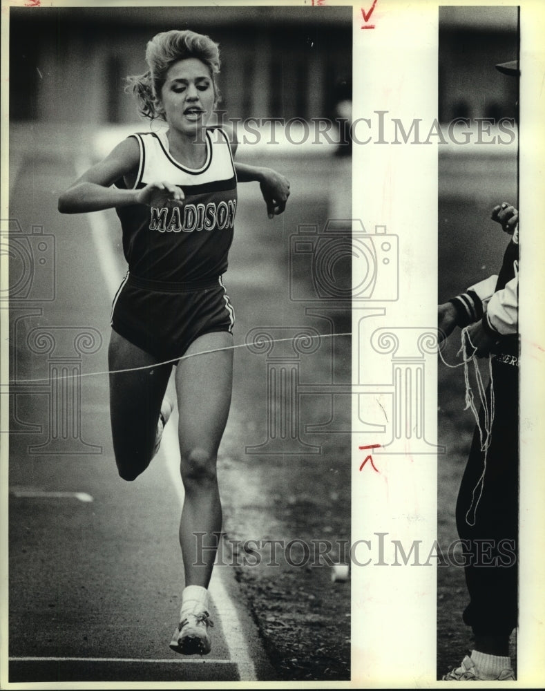 1987 Press Photo Natalie Nalepa, Central Catholic High School Track Runner- Historic Images