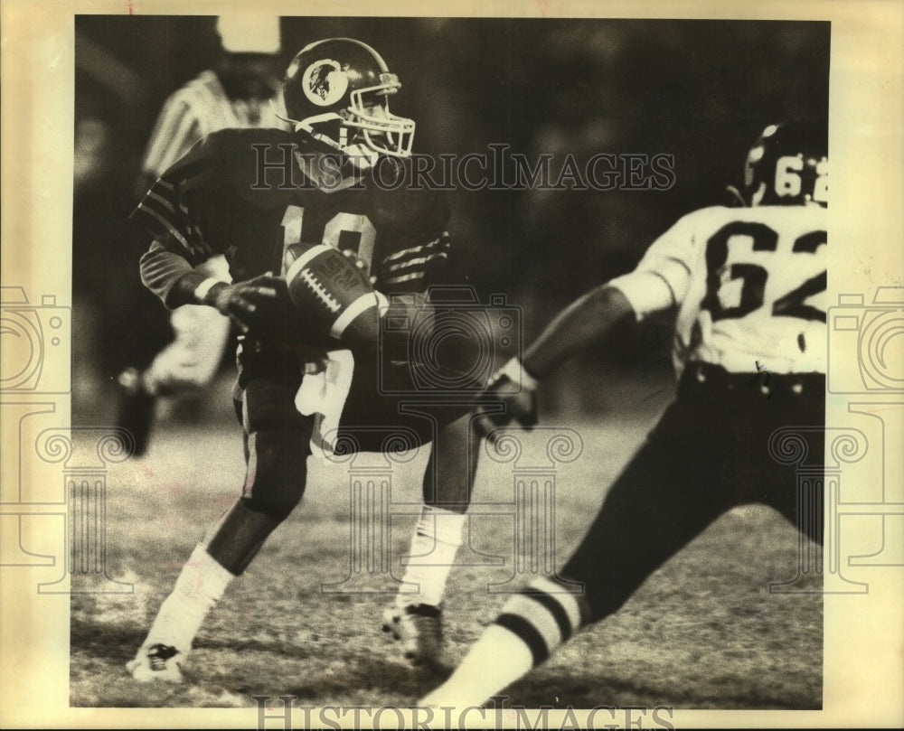 1982 Press Photo Jay Mora, Harlandale High School Football Player at Game- Historic Images