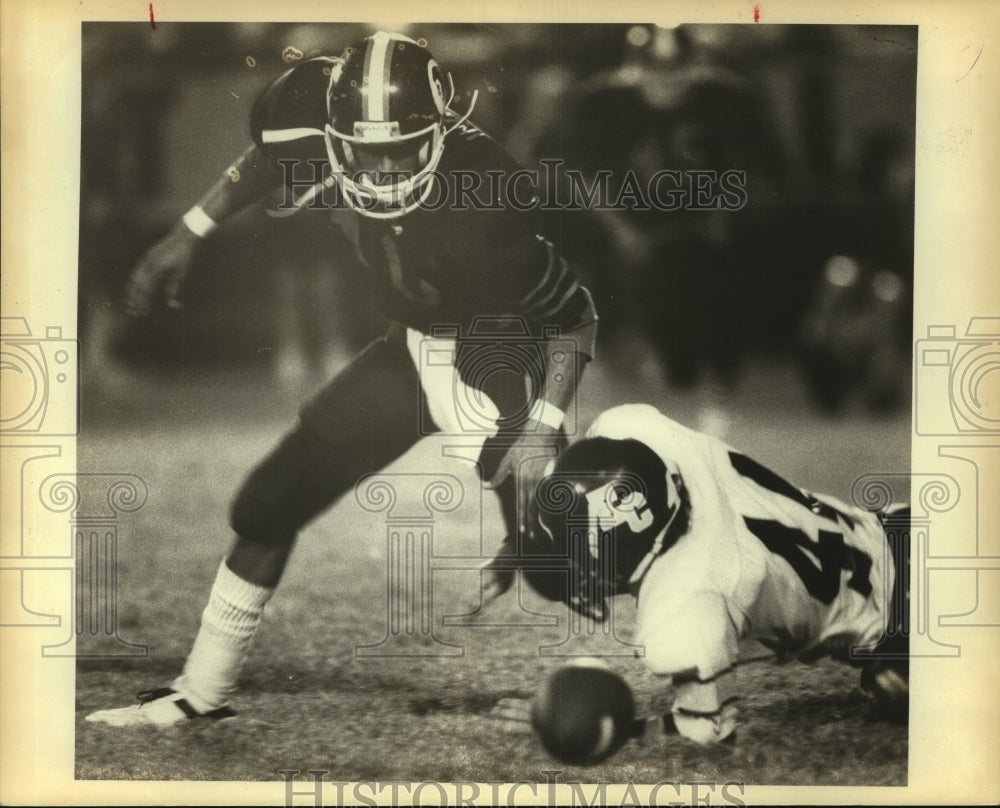 1982 Press Photo Jay Mora, Harlandale High School Football Player at Game- Historic Images