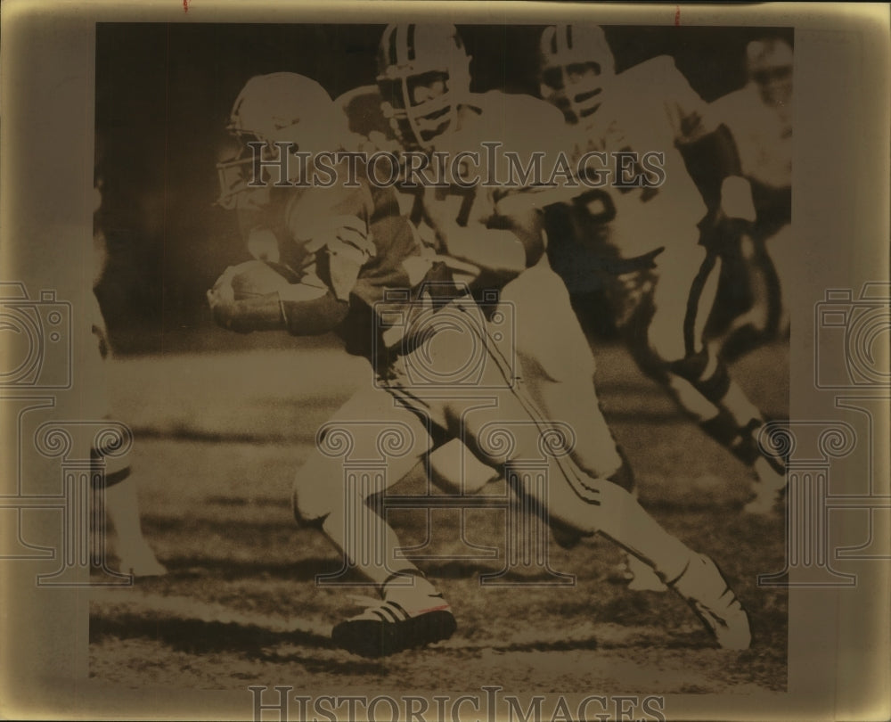 1982 Press Photo Judson High football player William Berry carries the ball- Historic Images