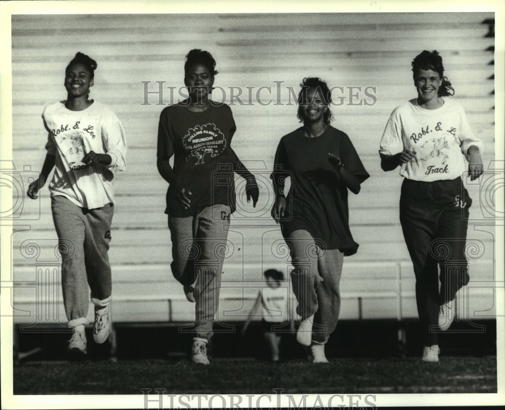 1991 Press Photo Patrice Arnold with Lee High School Girls Track Relay Runners- Historic Images