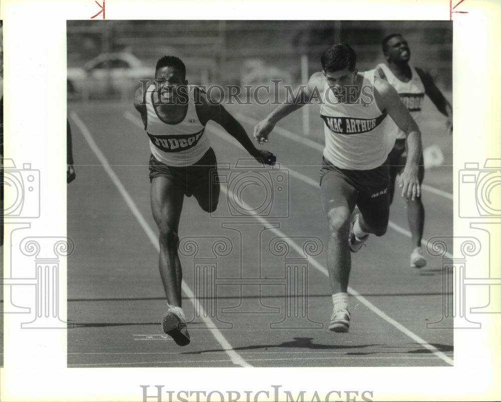 1991 Press Photo Chad Collins, MacArthur High School Track Runner at Finish Line- Historic Images