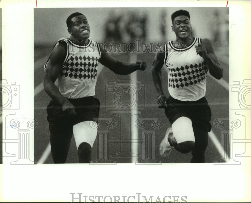 1992 Press Photo Highlands High School Track Runners at 100 Meter Dash Race- Historic Images