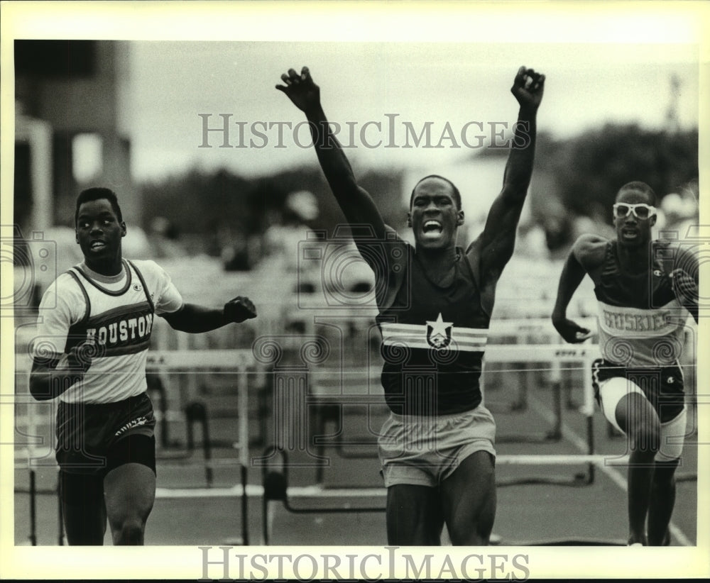 1986 Press Photo Ronald Ferguson, Sugar Land Clements High School Track Runner- Historic Images