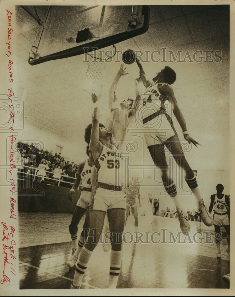 1977 Press Photo Lann Sawyer, Basketball Player at St. Philips College Game- Historic Images