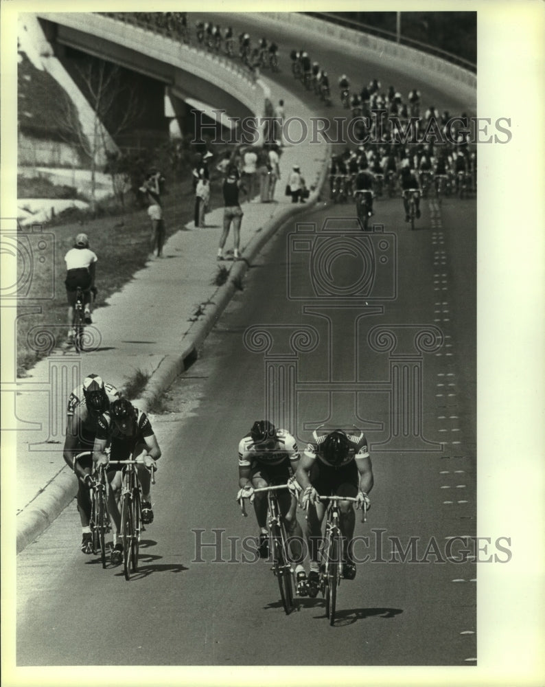 1984 Press Photo Bicycle Racers at Olmost Park Dam Road Race - sas09479- Historic Images