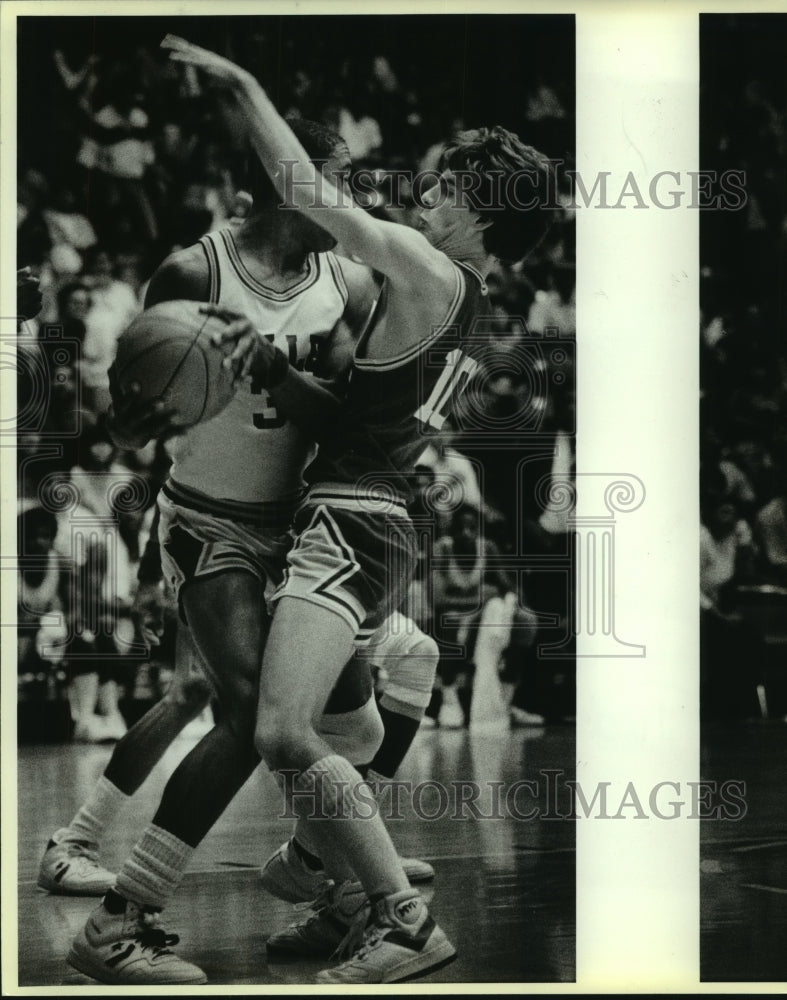 1986 Press Photo Judson and Miller High School Basketball Players at Game- Historic Images