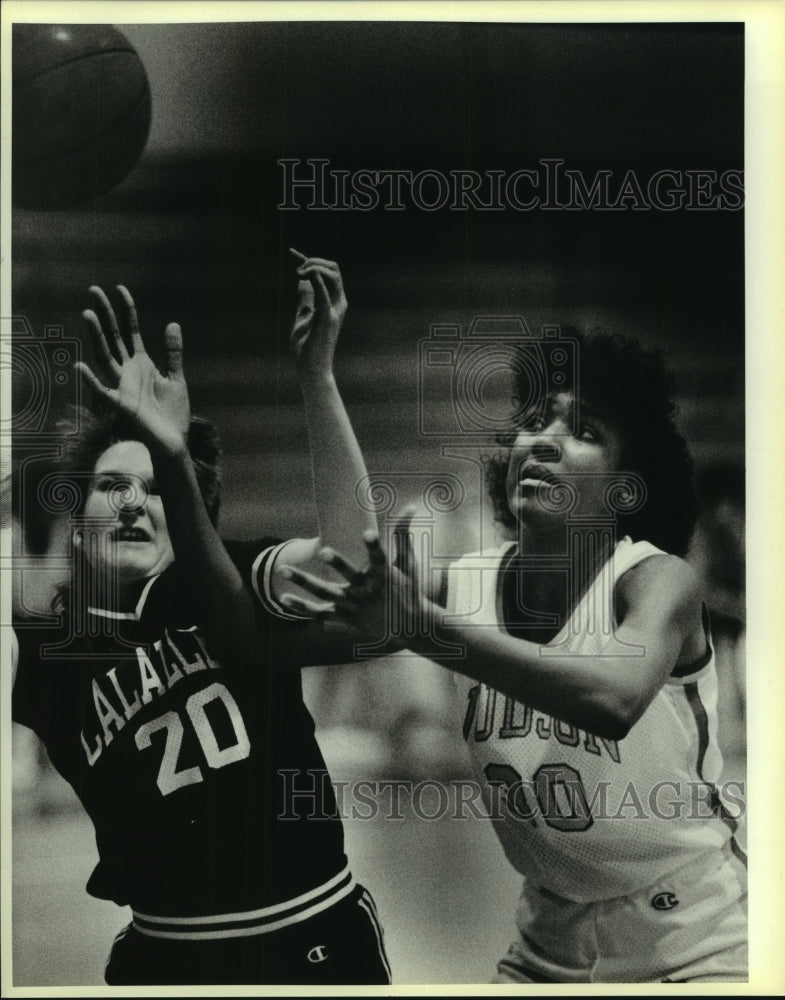 1986 Press Photo Ericka Hollins, Judson High School Basketball Player at Game- Historic Images