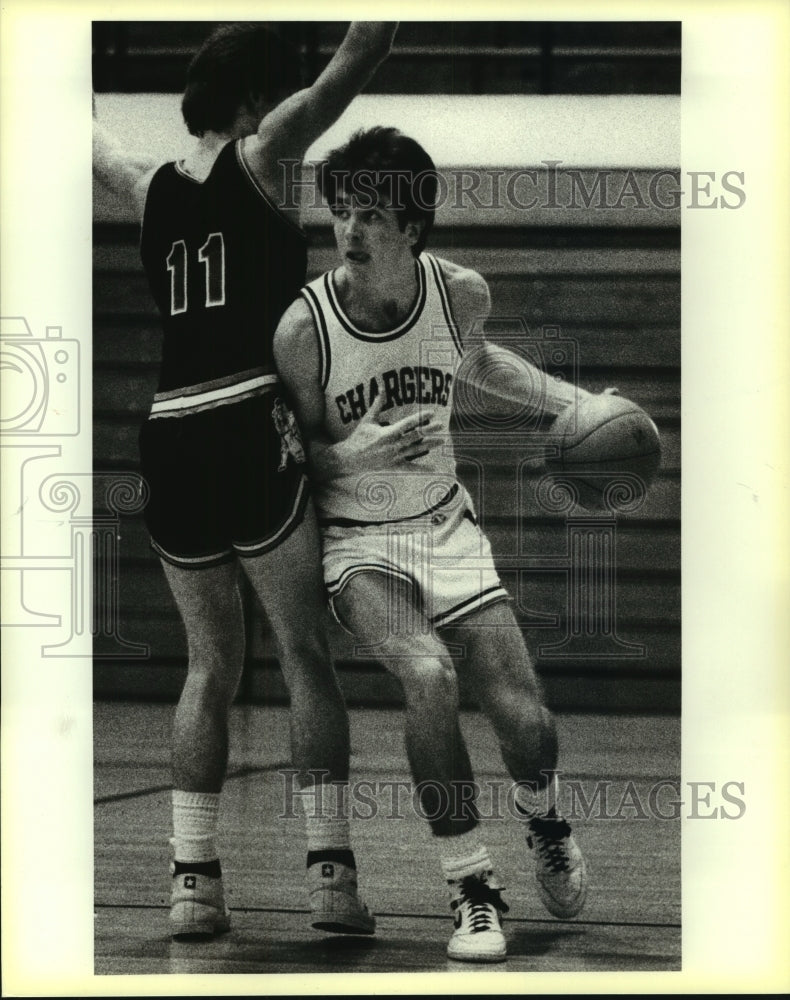 1986 Press Photo Tommy Elliot, Churchill High School Basketball Player at Game- Historic Images