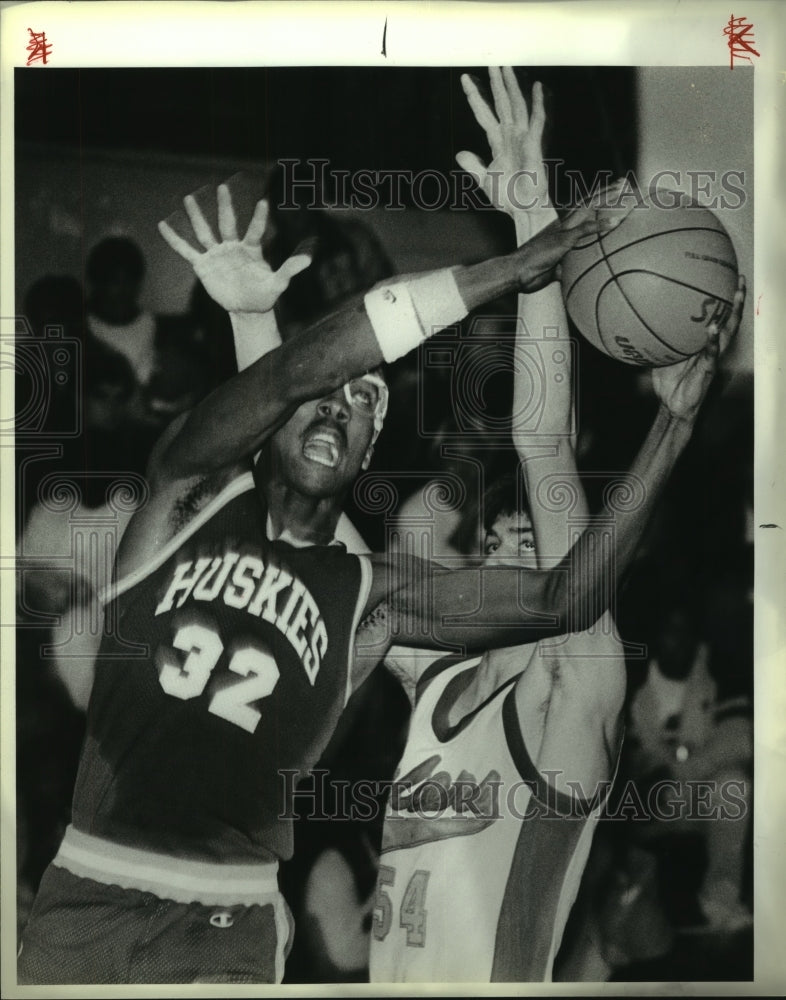 1986 Press Photo Keith Cash, Holmes Huskies High School Basketball Player- Historic Images