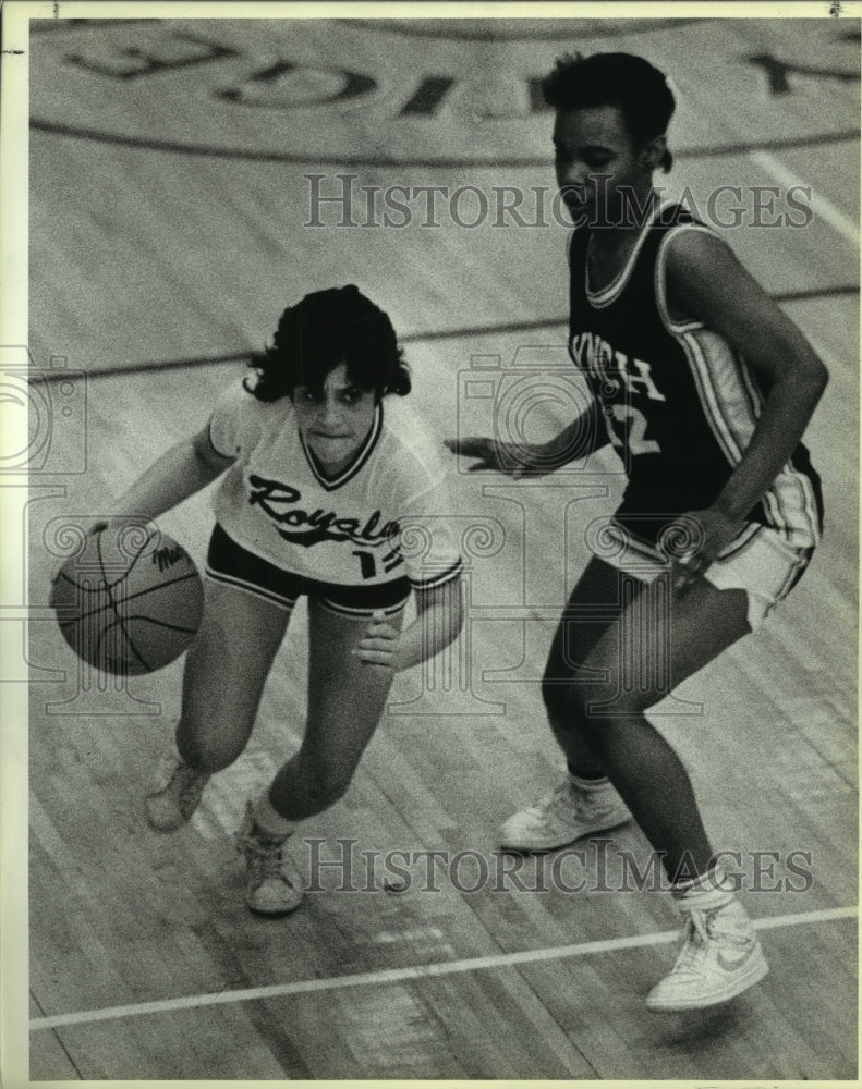 1986 Press Photo St. Gerard and Bishop Lynch High School Girls Basketball Game- Historic Images