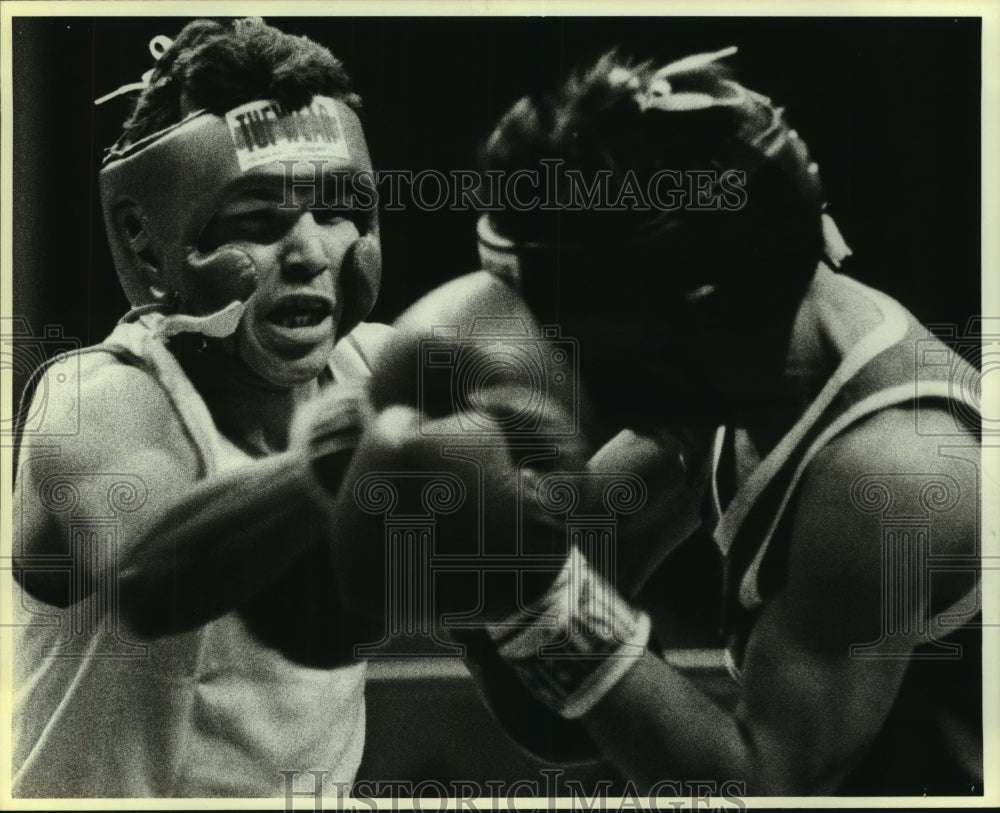 1984 Press Photo Boxers Alfred Rangel and Pedro Garza at Golden Gloves Bout- Historic Images