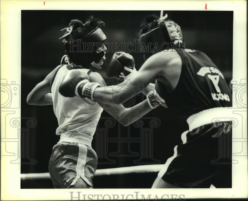 1984 Press Photo Boxers Jose L. Flores and Rene Ruiz at Golden Gloves Bout- Historic Images