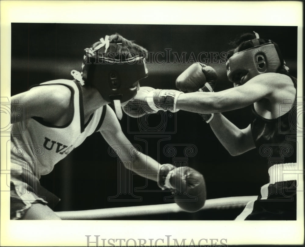 1984 Press Photo Boxers Jose L. Flores and Rene Ruiz at Golden Gloves Bout- Historic Images