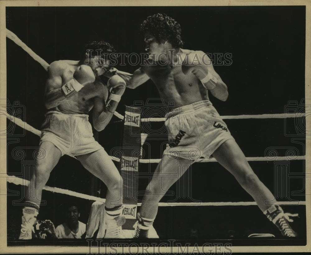 Press Photo Boxers Augustin Estrada and Rafael Limon - sas09737- Historic Images