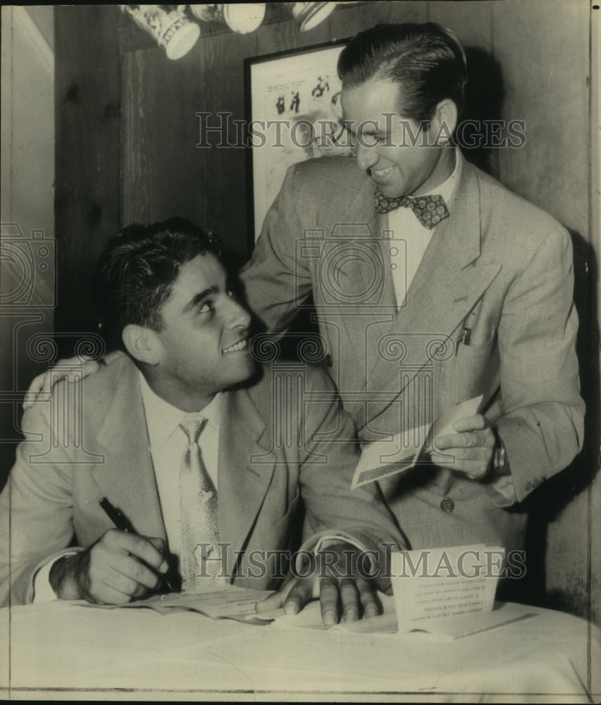 1950 Press Photo Tennis players Pancho Gonzales and Bobby Riggs - sas09769- Historic Images