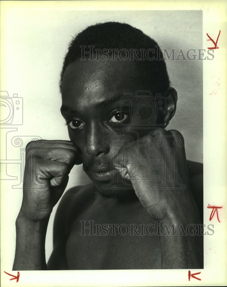 1984 Press Photo Boxer Rocco Henderson at Golden Gloves Weigh In - sas09810- Historic Images