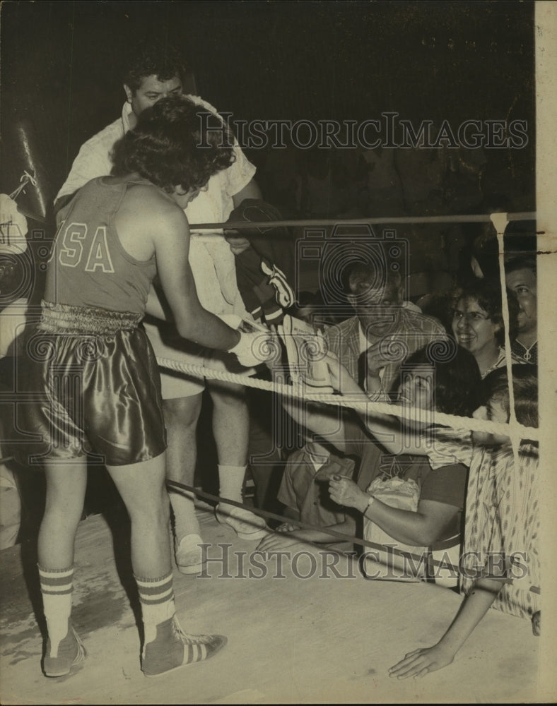 1970 Press Photo Mike Ayala Boxing Champion in Ring - sas09815- Historic Images