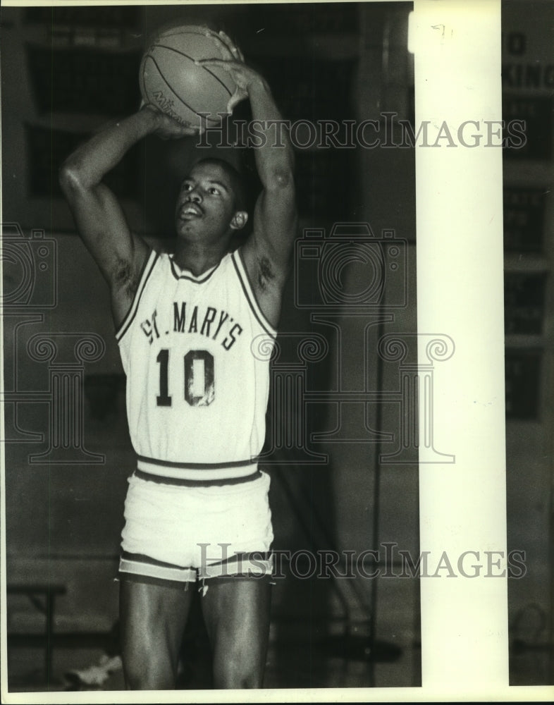 1987 Press Photo Barry Fields, St. Mary&#39;s College Basketball Player - sas09875- Historic Images