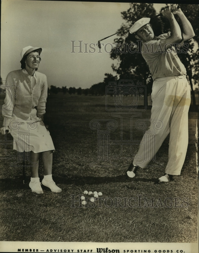 Press Photo Golfer Jim Ferrier of Wilson Sporting Goods Company and Wife- Historic Images