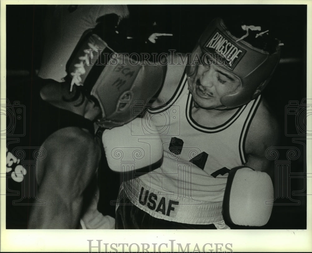 1987 Press Photo Boxers Julian Flores and Adam Silva at Golden Gloves Bout- Historic Images