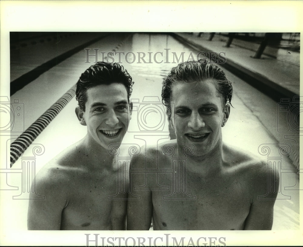 1989 Press Photo Pentathletes Joseph Elizondo and Jim Haley at Pool - sas09995- Historic Images
