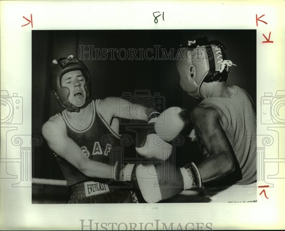 1988 Press Photo Boxers Michael Sly and Daniel Ramirez at Golden Gloves Bout- Historic Images