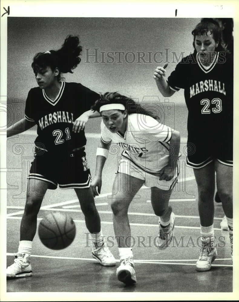 1991 Press Photo Holmes and Marshall play girls high school basketball- Historic Images