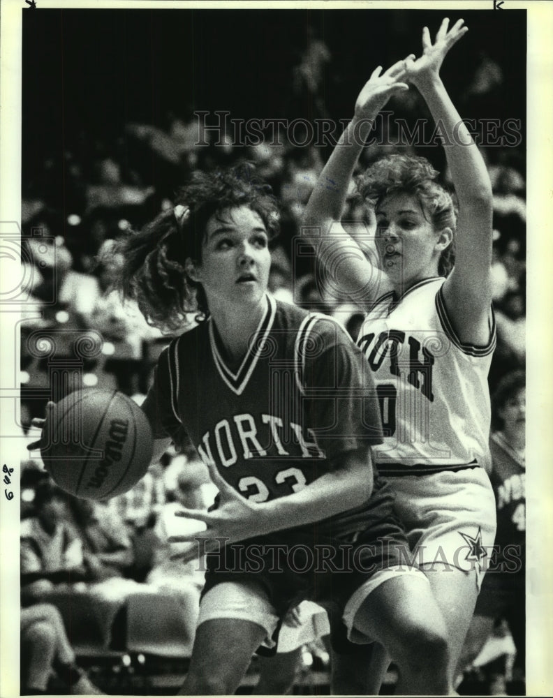 1990 Press Photo 3A girls basketball all-stars play an exhibition game- Historic Images