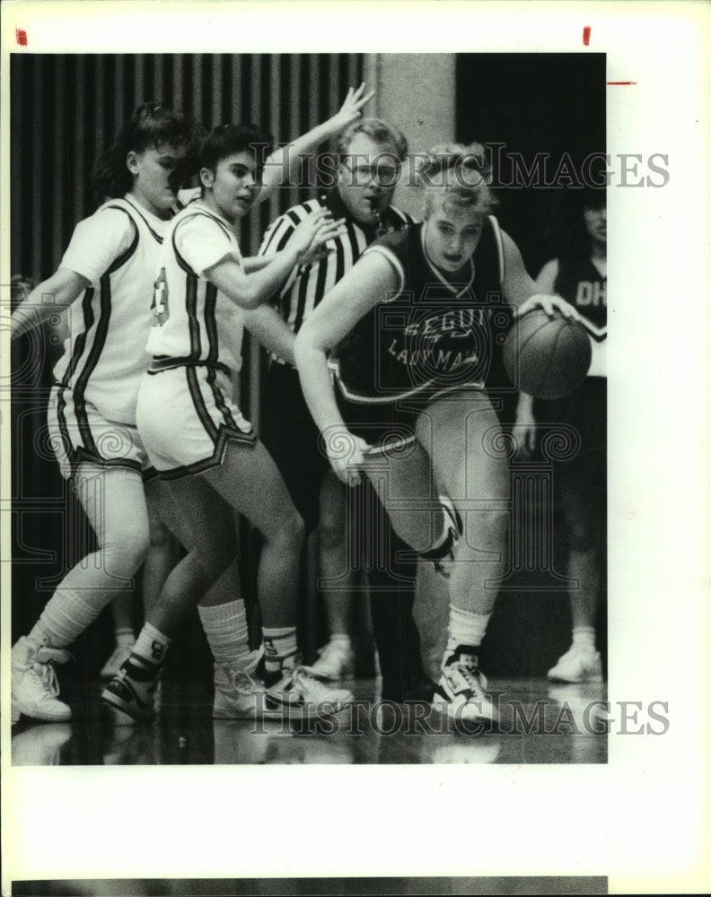 1990 Press Photo Seguin and Donna play girls high school basketball - sas10092- Historic Images