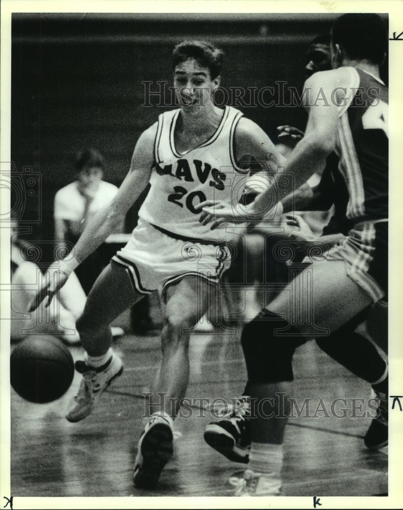 1990 Press Photo Madison High basketball player Matt Hogan in action vs. Lee- Historic Images