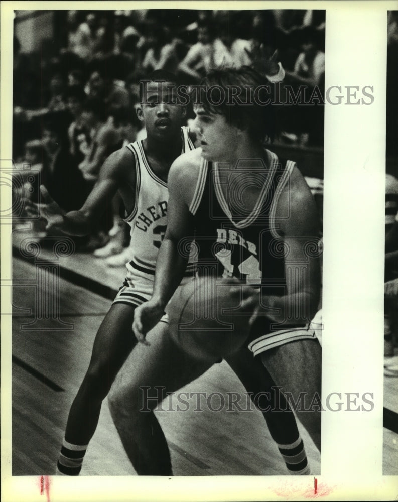 1984 Press Photo Sam Houston and Deer Park play boys high school basketball- Historic Images