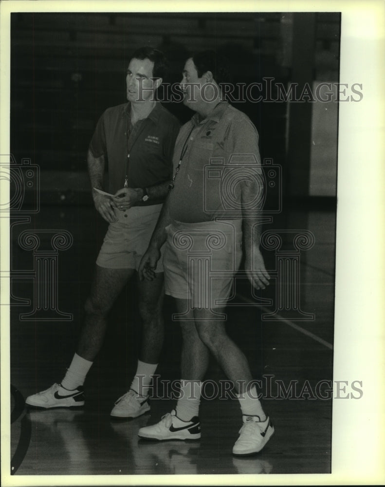 1988 Press Photo Clemens High basketball coach Steve Morris and assistant- Historic Images